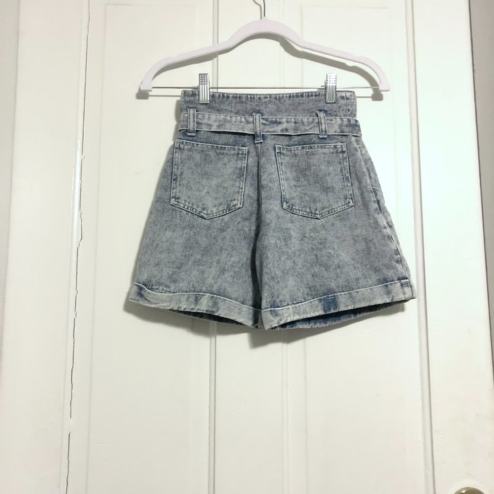 Video Studio Size 7 High Rise Shorts - Picture 2 of 2